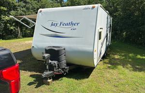 2010 Jayco Jay Feather EXP 213 (Very clean camper)