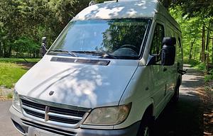 Sherpa: Converted Sprinter Van * Pet Friendly *