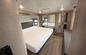 2021 Winnebago Voyager 3134RL RV rental photo 5