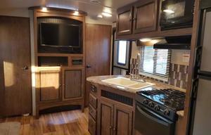 2017 Ultra Lite family bunkhouse-half ton towable!