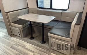 Modern Family & Pet Friendly North Trail Ultralite