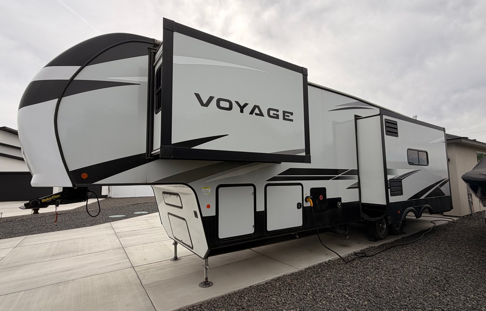 2021 Winnebago Voyager 3134RL