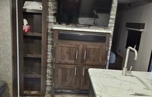 Like New 35' RV Travel Trailer