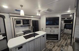 The Sunset Cruiser (Sleeps 10 with BH & 1.5 Baths)