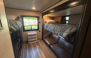 Smoky Mountain Family Bunkhouse-Sleeps 8-Delivery