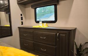 Cozy Keystone with Washer & Dryer (GWTX 1943)