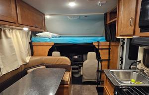 Adventure Ready! Winnebago Minnie Winnie sleeps 5