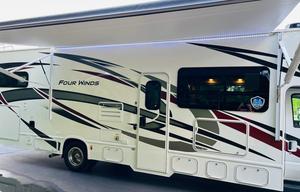 2022 Thor Four Winds 31E (with Bunkhouse)