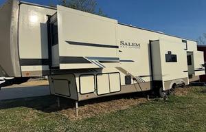 Spacious 2BR/2BA Luxury RV W/ Loft & 4 Slide Outs!