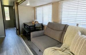 2016 Cherokee 304BH RV rental photo 7
