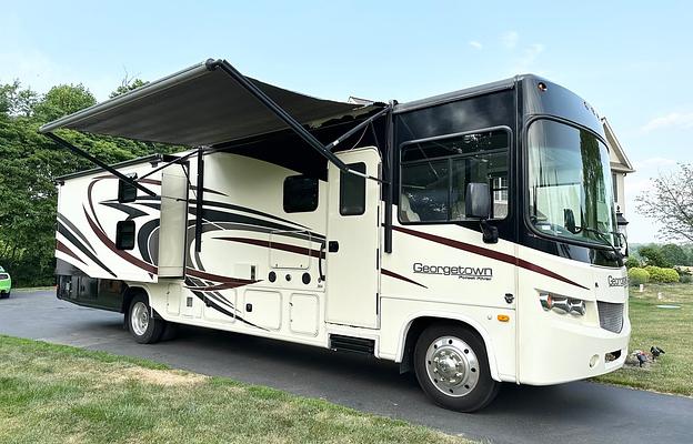 Luxury Style - 2016 Forest River Georgetown 364T