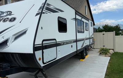 2020 Jayco Jay Feather 27BHB RV rental photo 2