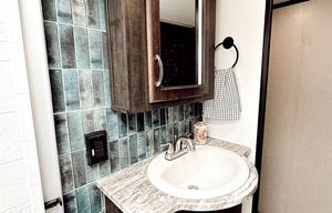 Phoenix Luxe Retreat – 2 Bedroom Family 5th Wheel
