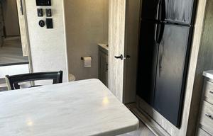 2021 Salem Hemisphere 378FL RV rental photo 9