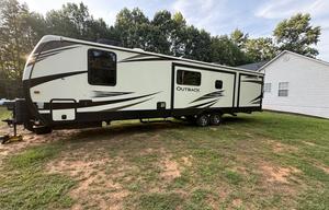 2020 Keystone RV Outback 340BH RV rental photo 9