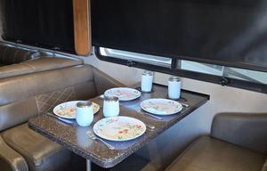 2018 Fleetwood Fleetwood Bounder RV rental photo 4