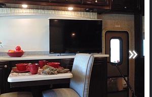 2017 Thor Motor Coach Miramar 34.4