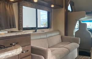 JESSIE - 2018 Thor Motor Coach Four Winds 30D