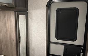 2021 Kodiak Ultra-Lite 332BHSL Huge Bunkhouse