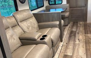 2021 Outback 340bh RV rental photo 7