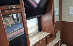 2011 Newmar Canyon Star 3810 RV rental photo 10