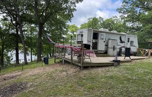 Stationary Fully Furnished 2005 Jayco Eagle 278fbs