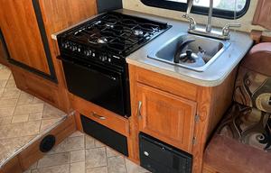 2011 Coachmen RV Freelander 2100CB RV rental photo 12