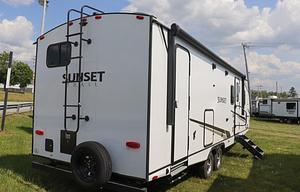 2022 CrossRoads RV Sunset Trail SS272BH RV rental photo 4