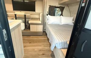 2026 Coachmen RV Catalina Summit Series 7 184BHSX RV rental photo 4