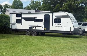 2025 Sunset Trail  Delivery with setup Available