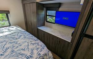 2018 "Clint" Fleetwood RV Axon 29M