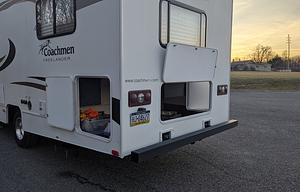 2014 Chevy RV of Altoona- Super Clean!