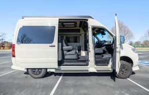 Luxury Mercedes easy park/drive, seats 8, sleeps 2