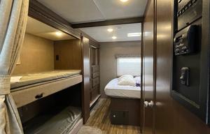 Family RV - Bunks & Space for Kids and Groups