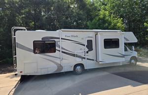 07 Four Winds 5000 - FULLY STOCKED & Pet Friendly!