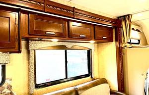 Bunk Floorplan Freedom Elite 30FE - Sleeps 8!