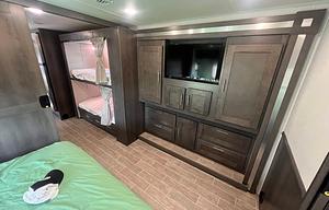 Luxury Class A GT5 2 Full Bathrooms