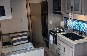 Close to theme parks and many great campgrounds!