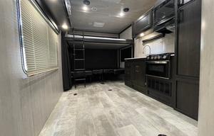 RV- Sandsport toyhauler