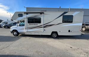 CHARLES - 2017 Winnebago Minnie Winnie 27Q