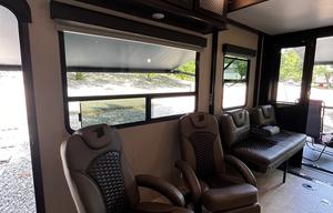 Travel Trailer / Toy Hauler / Sleeps 6 / Rear Deck