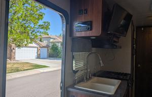 Easy to tow hard shell camper trailer for 5