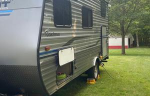 *Delivery Only* 2020 Coachmen RV   Catalina Summit