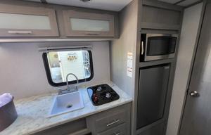 2022 Coleman The Evolution Series E1