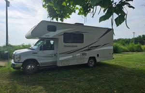 Adventure Ready! Winnebago Minnie Winnie sleeps 5