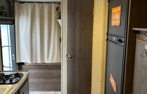 2017 KZ Escape Kid Approved Pet Friendly Lightweight Expandable RV Rental