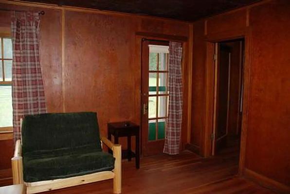 001, Loop: LODGEPOLE GUARD STATION