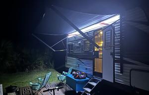Coleman 202RD sleeps up to 4 people(delivery avl)