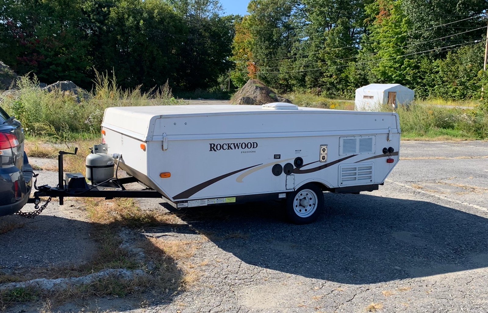 A popup with all the essentials, tow with any car!