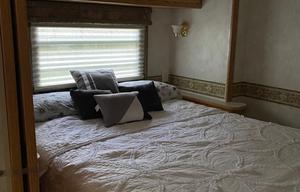 2005 Winnebago Brave 32 RV rental photo 12